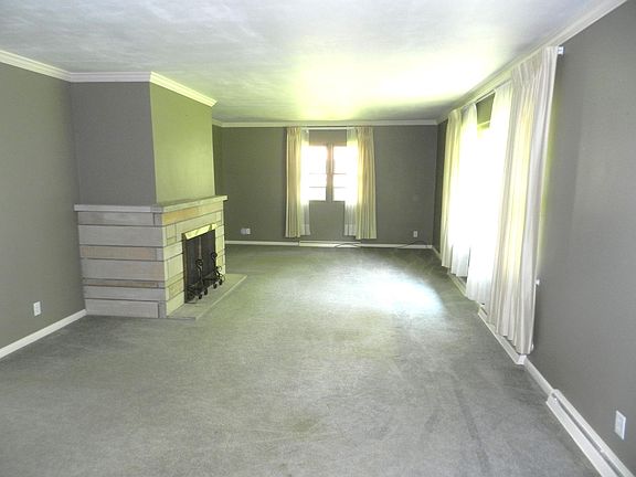 4th image of 155 Jamesway