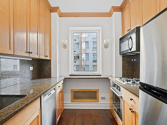3rd image of 860 5th Ave APT 5E