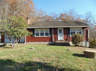 13 Pennicott Rd, Quaker Hill, CT 06375