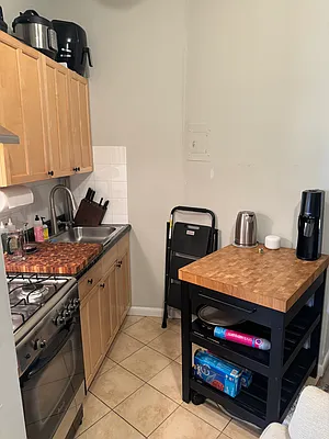 Rented by Empire City Real Estate LLC | media 9