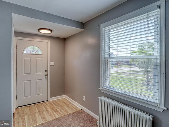 4th image of 519 Essex Ave