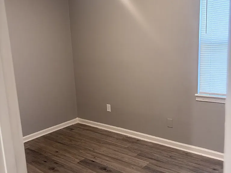 345 Washburn Dr — Photo 9