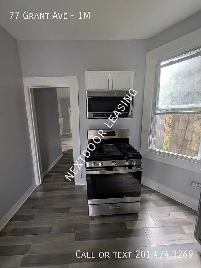 77 Grant Ave — Photo 2