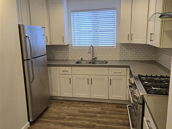 3rd image of 4807 Placidia Ave