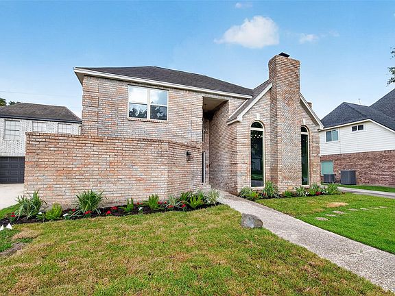2nd image of 1018 Sherfield Ridge Dr