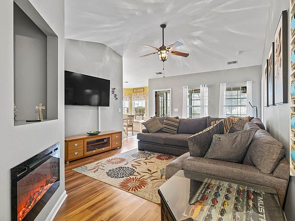 5th image of 300 Conchal Ct.