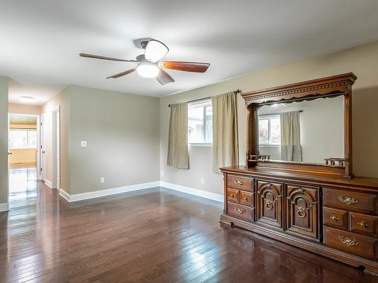 9011 Pleasant Ln — Photo 8