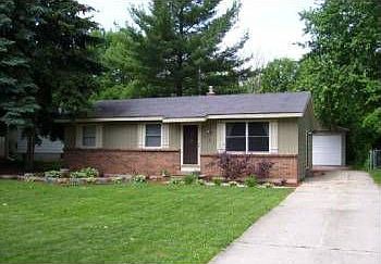 1st image of 631 Faircrest Ave NW