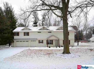 1125 Loveland Dr, Omaha, NE 68124