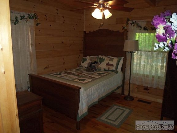4th image of 435 Pinnacle Drive