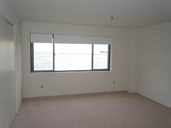 5th image of 395 Ocean Ave