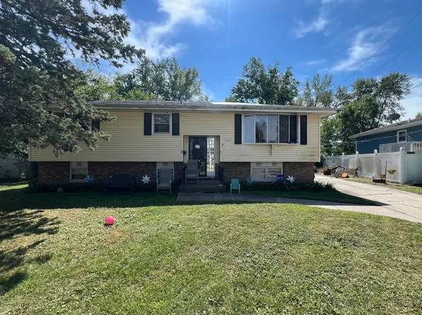 311 W 40th Ln, Griffith, IN 46319
