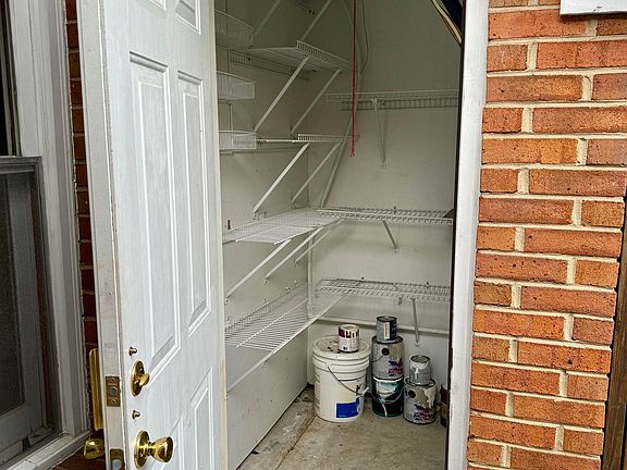 5th image of 308 Church Street Cir
