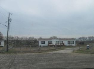 1132 Crow Ln, Terrell, TX 75161