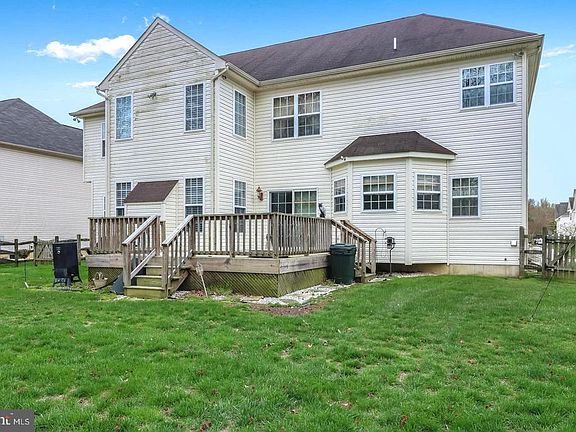 3rd image of 46 Blue Spruce Dr