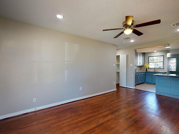 4th image of 11021 Heatherwood Dr