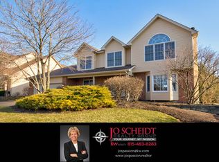 4128 Schillinger Dr, Naperville, IL 60564