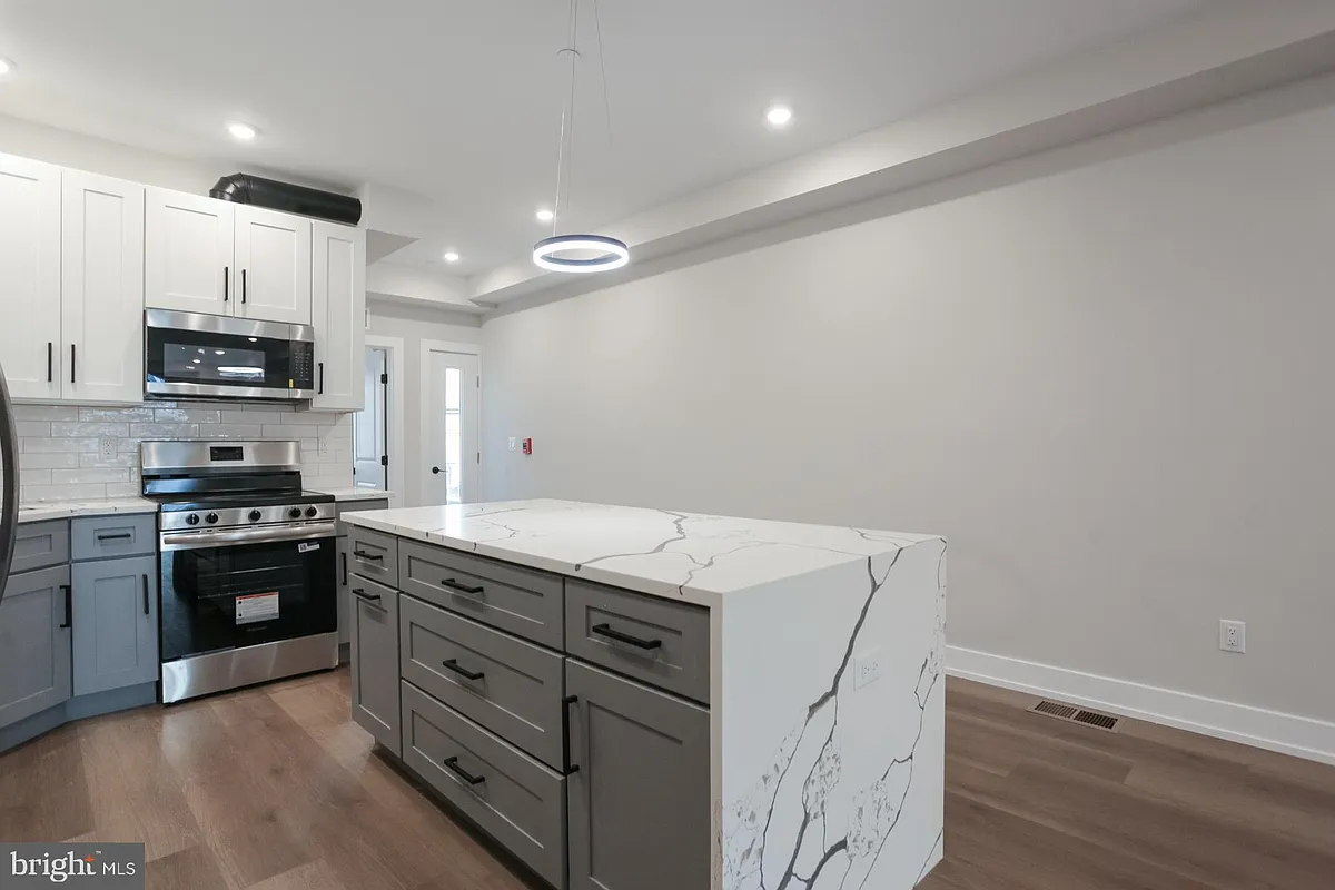 Building Photo - 3849 Fairmount Ave #1