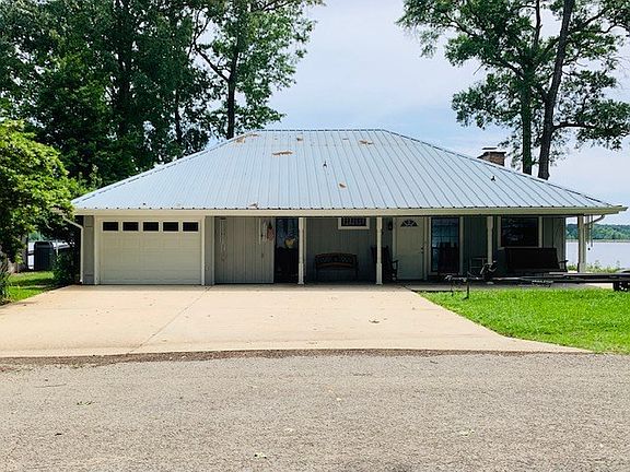 3rd image of 218 Lakeside Dr