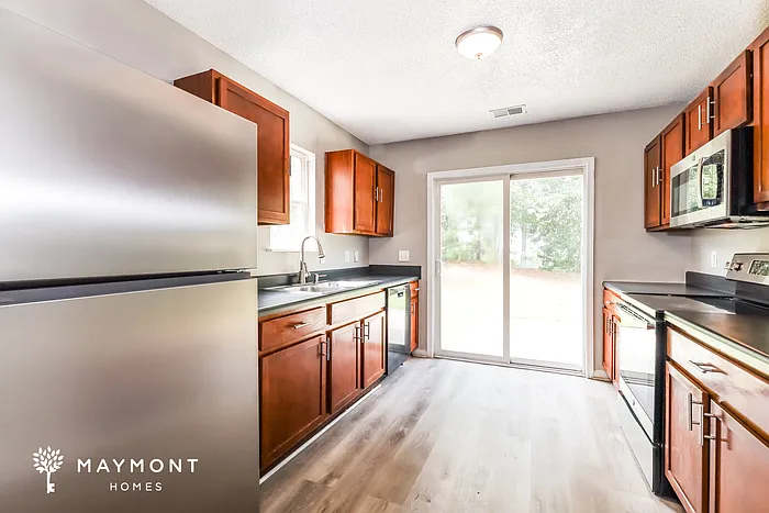 313 Denman Loop — Photo 6