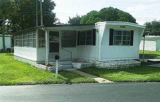 2nd image of 818 E Colonial Cir