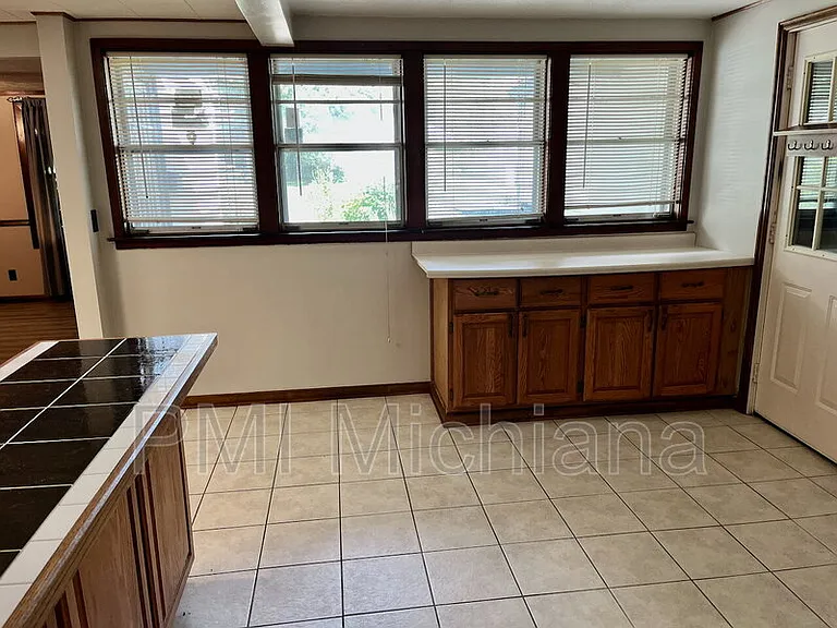 2405 Woodmont Dr — Photo 9