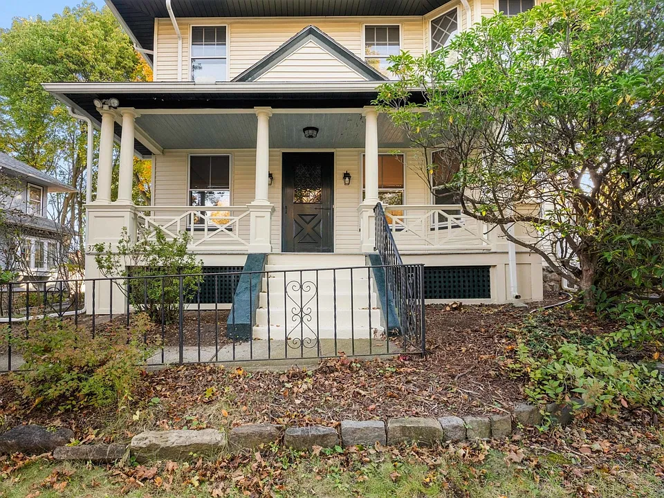 37 Gleason St