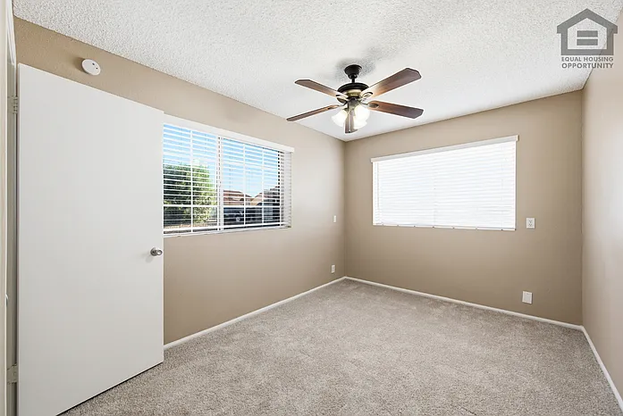 7202 W Corrine Dr — Photo 34