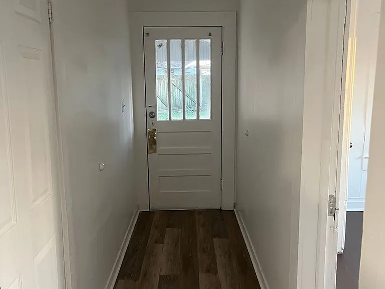 1043 Jackson Blvd — Photo 12