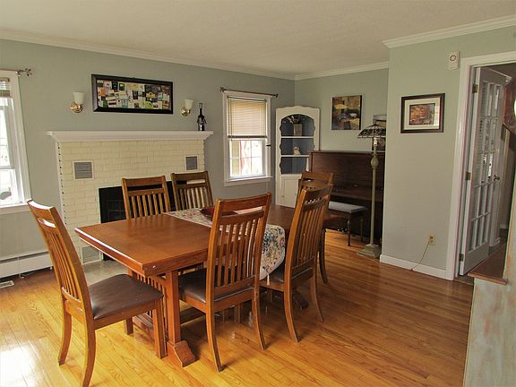 Dining/living room