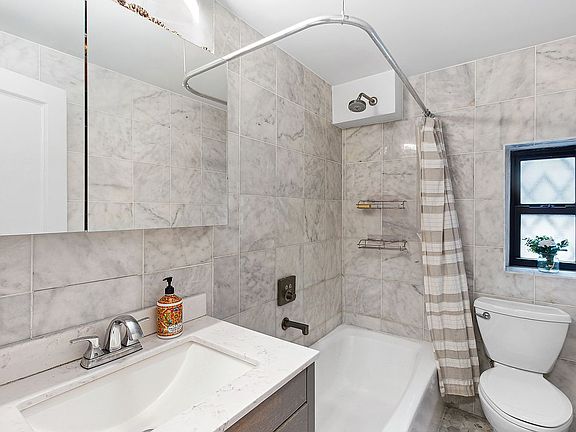 5th image of 125 W 96th St APT 1C
