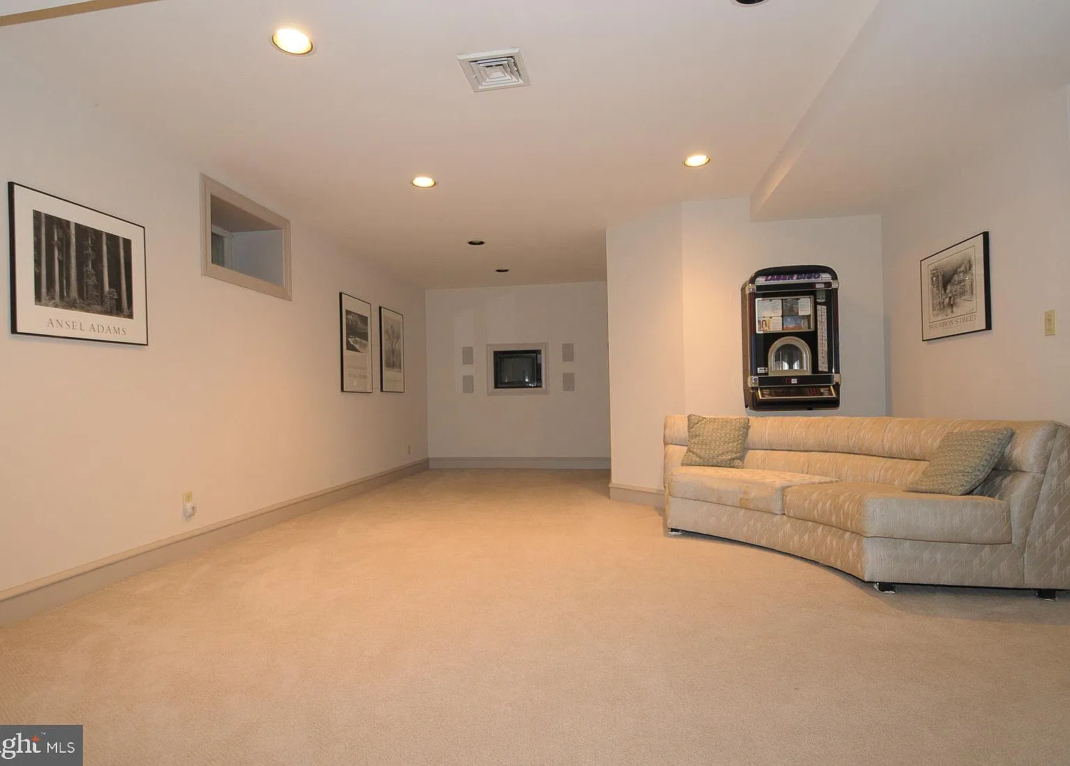 4 bed, 3.5 bath, 4176 sqft, $11,000 — Photo 4
