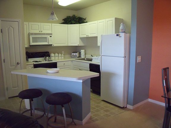 5th image of 1410 Villa Capri Cir APT 207