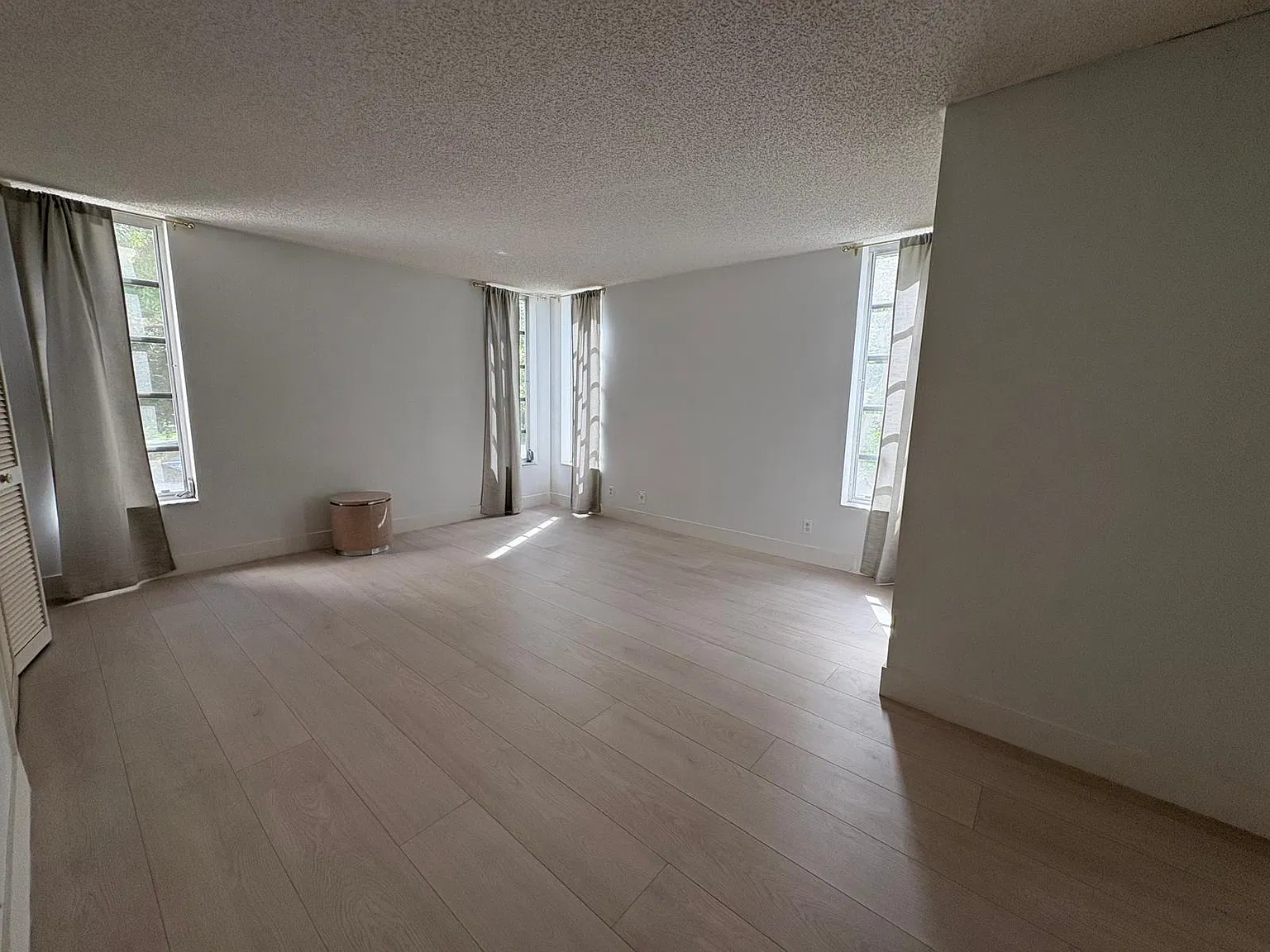 3 bed, 2.0 bath, 1444 sqft, $2,400 — Photo 4