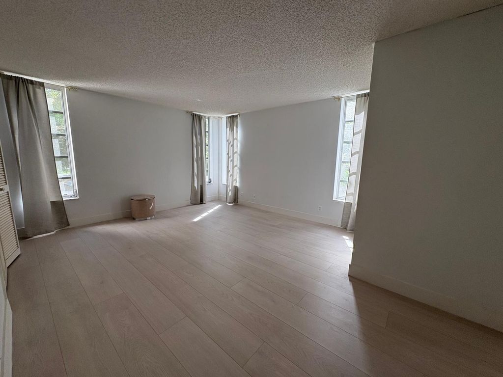 3970 Oaks Clubhouse Dr APT 310, photo 4