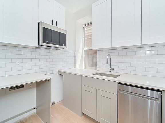 2nd image of 309 E 5th St APT 21