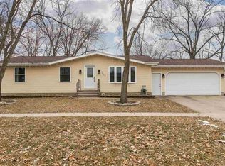 320 Grand Ave, Marion, IA 52302