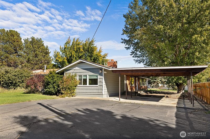 3rd image of 1312 N Brick Road