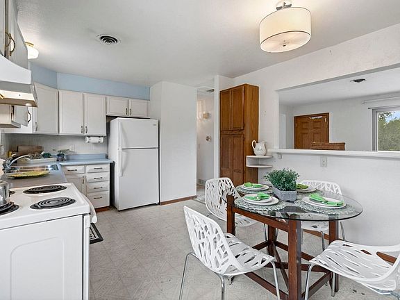 4th image of 6235 W 78th Pl