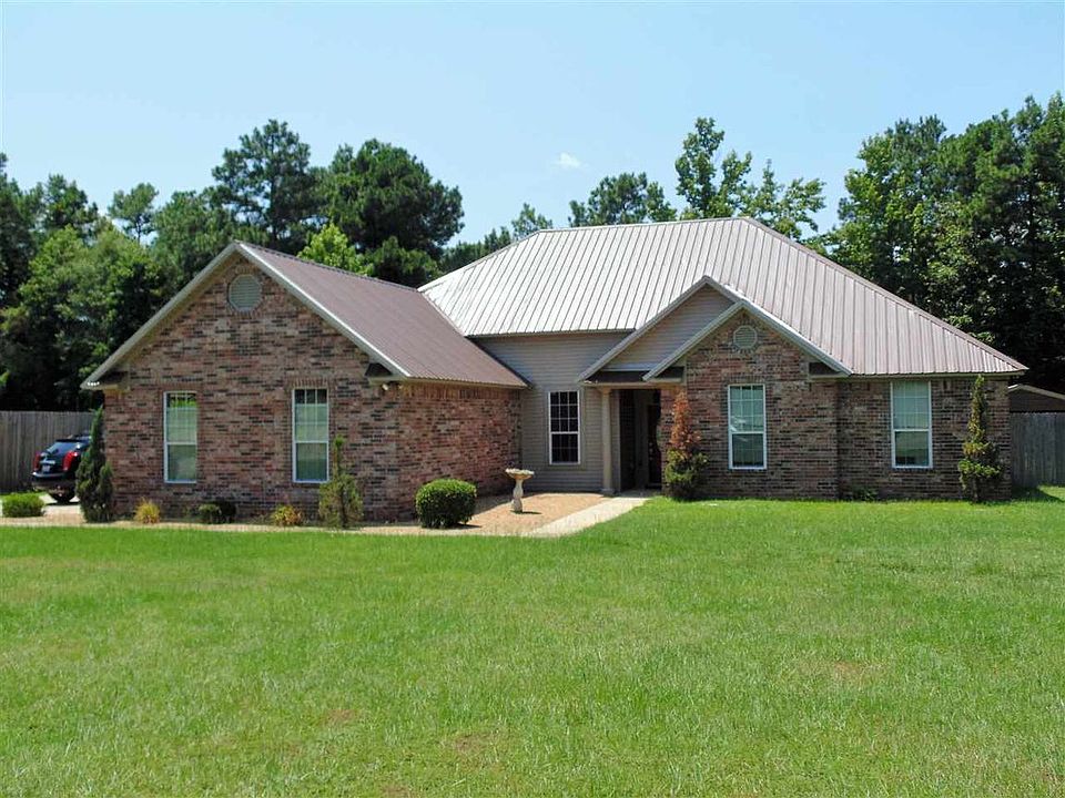 1st image of 4 Claiborne Ln