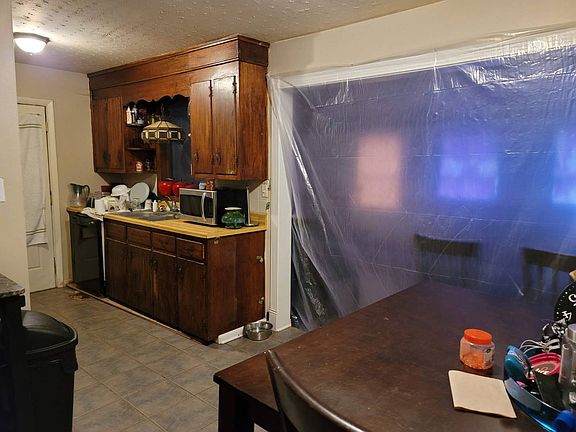 3rd image of 2214 Sylvania Ave