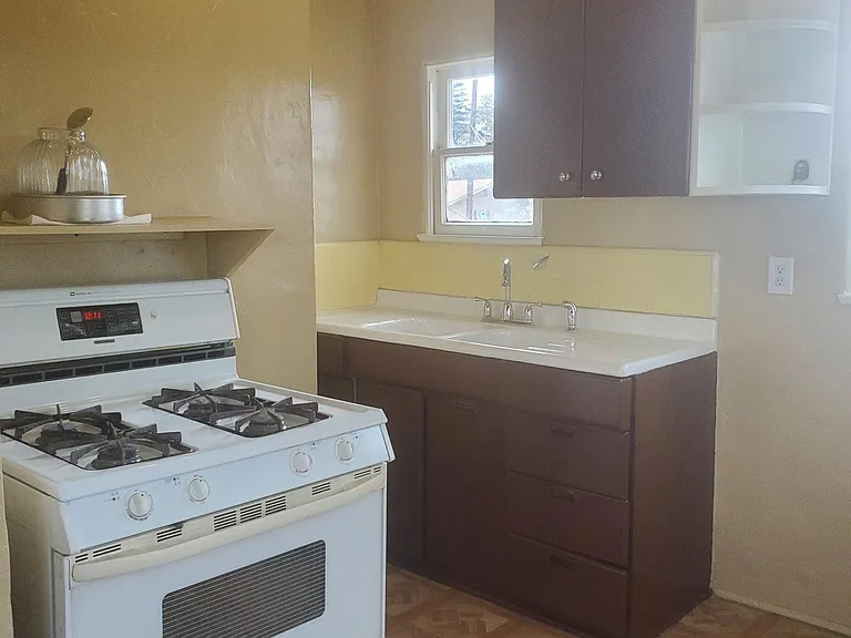 1218 D St #C — Photo 16