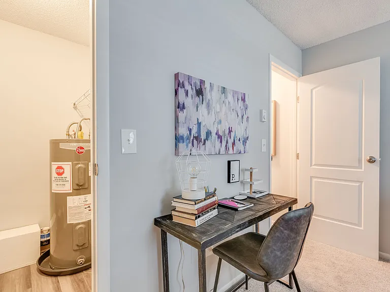 Pierpont Apartments — Photo 14