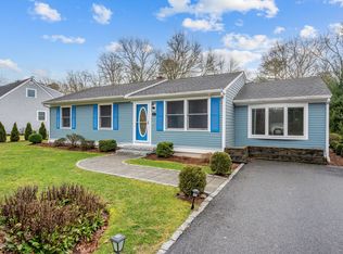 51 Pebble Ln, North Falmouth, MA 02556