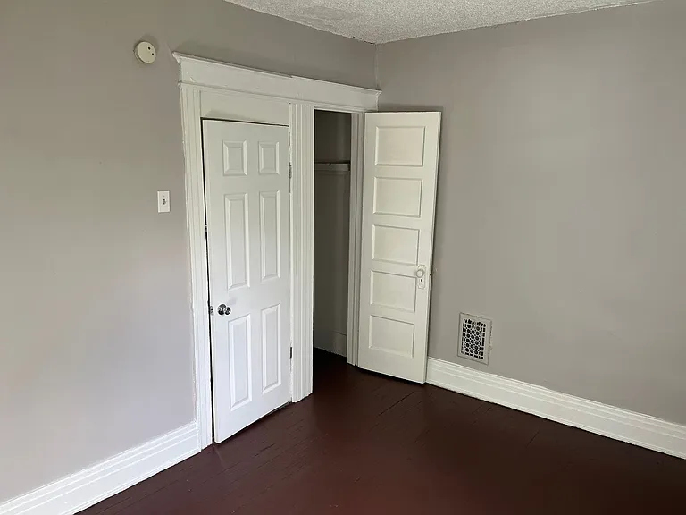 32-34 Trust St — Photo 6