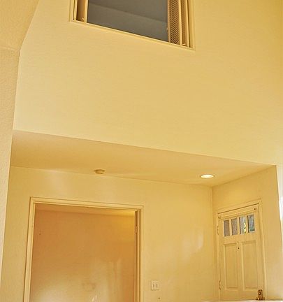 5th image of 1253 E 223rd St #43