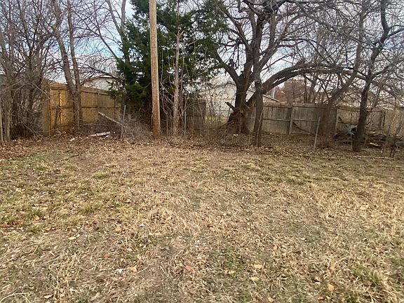 5th image of 717 NW 110th St