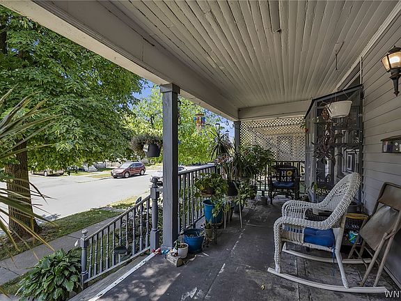 5th image of 418 Breckenridge St