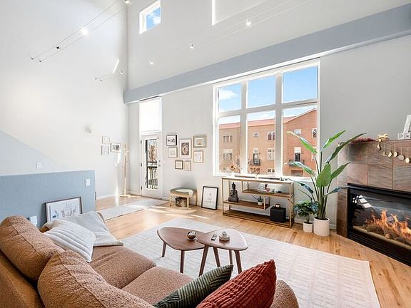 2nd image of 220 Roslyn St APT 102