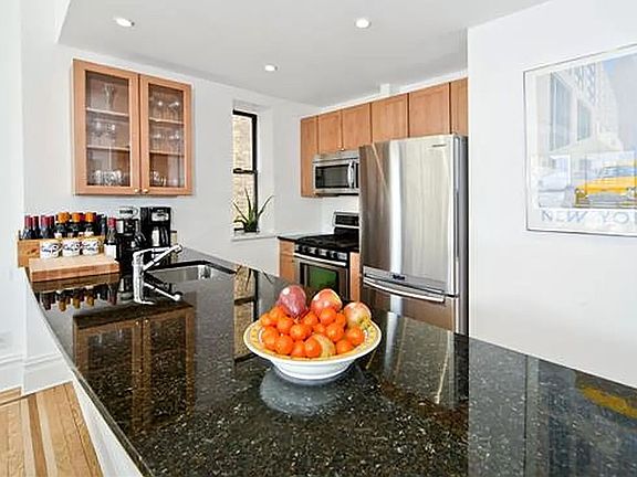 2nd image of 40 W 72nd St APT 117